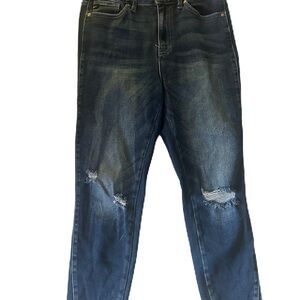 Kancan Blue  Estilo Denim With Rips and Frayed at Bottom Jeans. Size 5/26